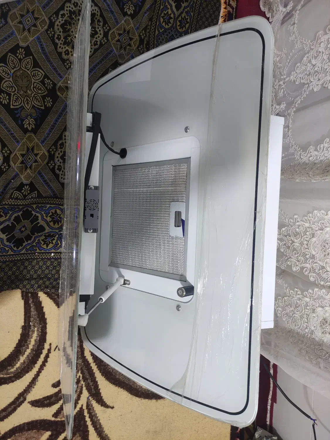 هود آی کن|هود|تبریز, |دیوار