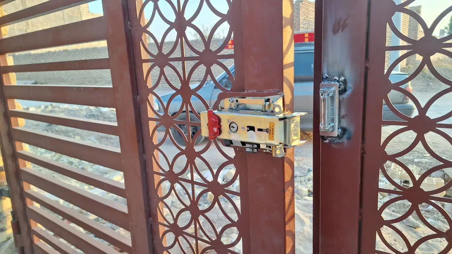 نصب و سرویس قفل برقی.|خدمات پیشه و مهارت|یزد, |دیوار