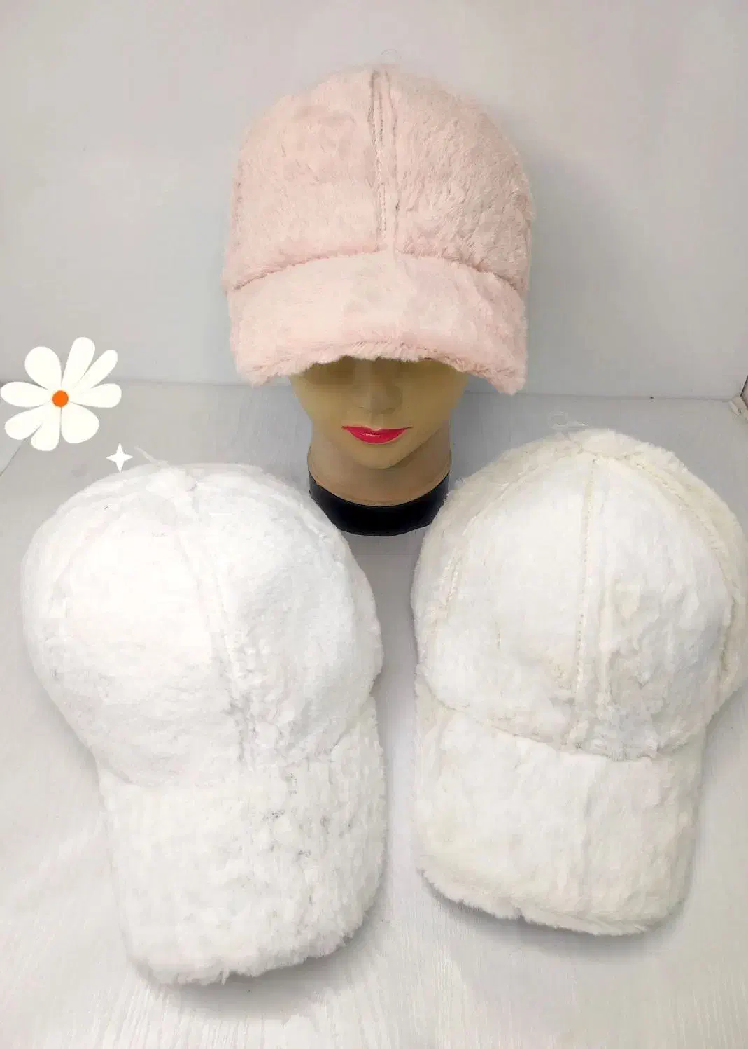 کلاه|لباس|مشهد, موعود|دیوار