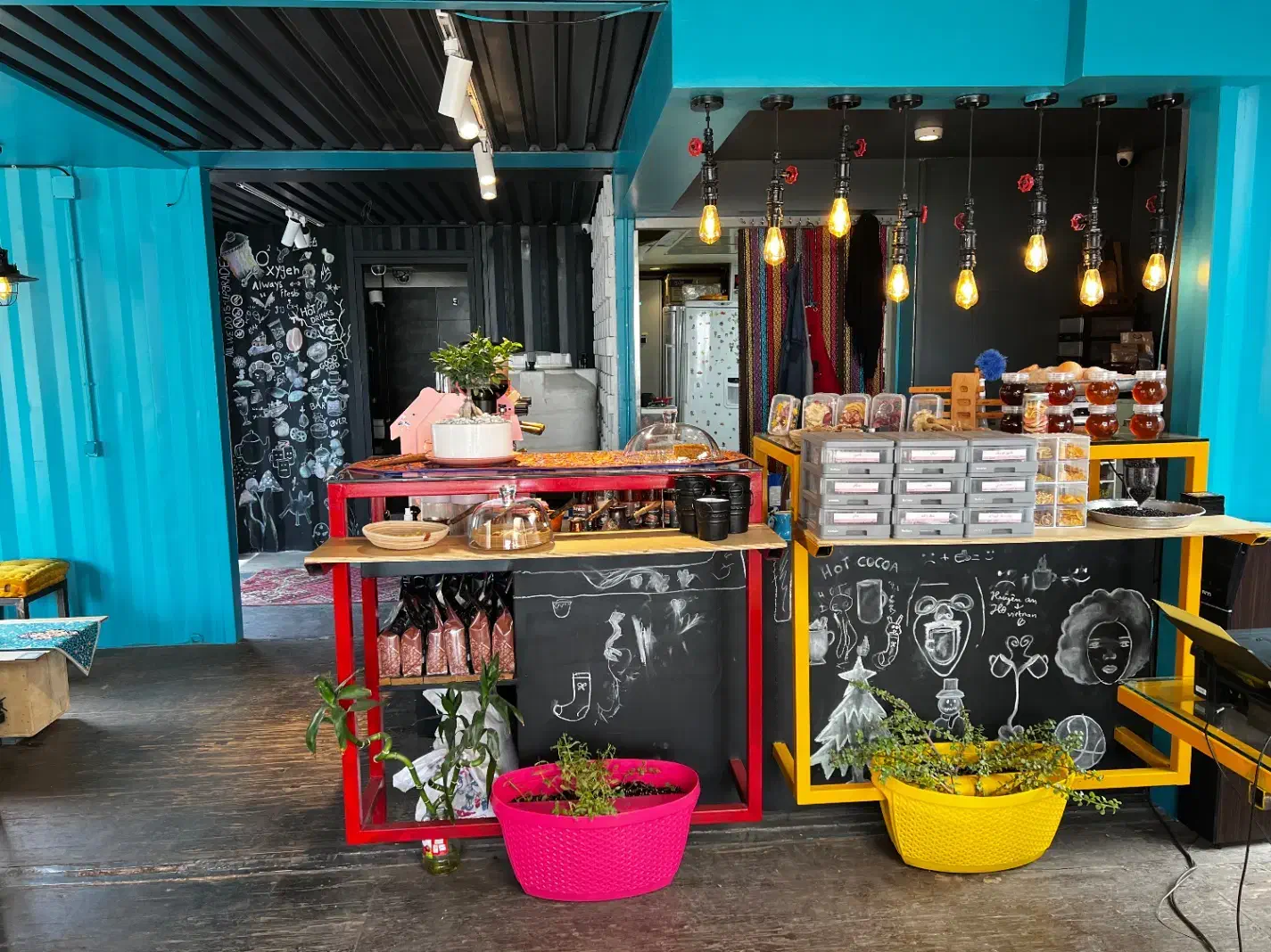 سالنکار خانم|استخدام خدمات فروشگاه و رستوران|تهران, ولنجک|دیوار