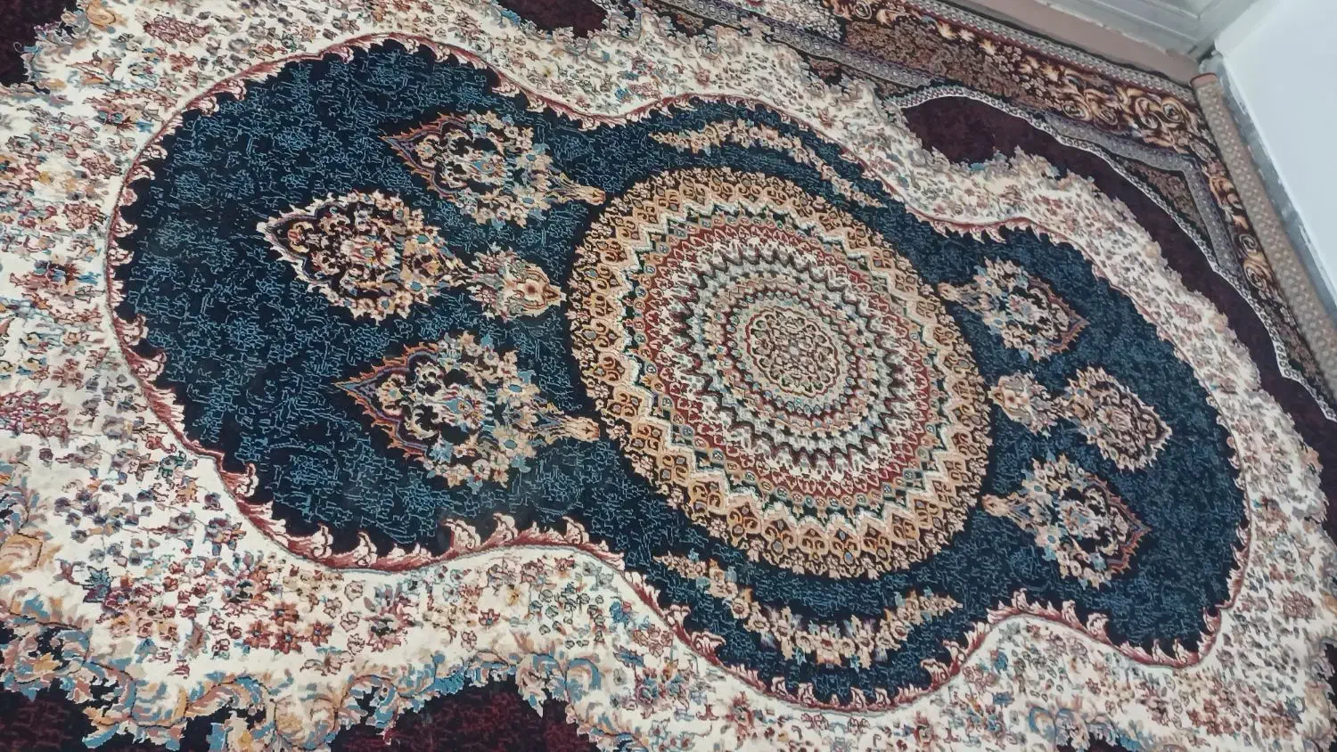 فرش ۱۲ متری|فرش|ساری, |دیوار