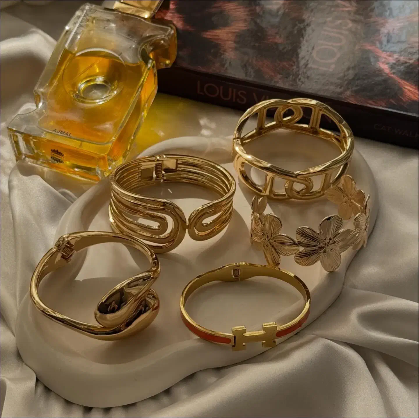 اکسسوری ژوپینگ|جواهرات|قم, باجک سه|دیوار