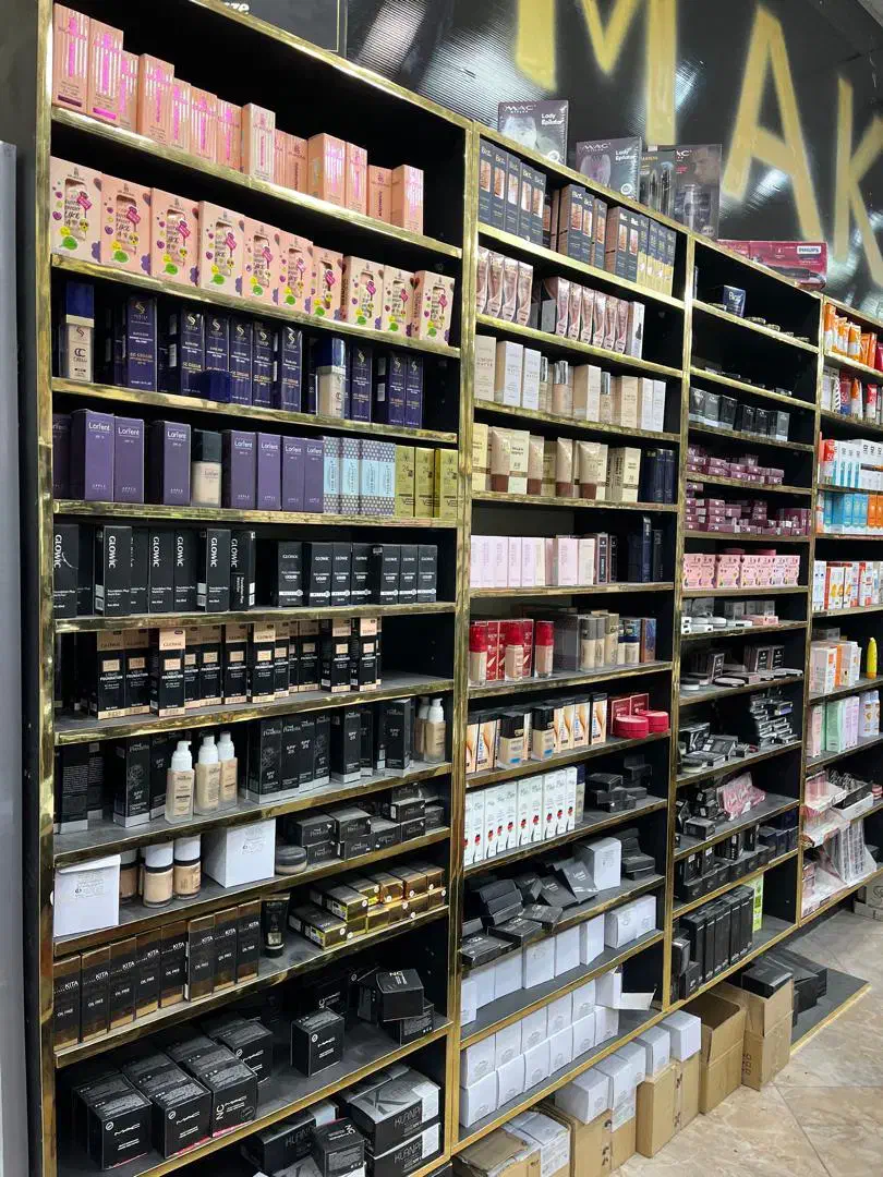 دکور و پیشخوان و جنس ارایشی|فروشگاه و مغازه|ورامین, ورامین|دیوار