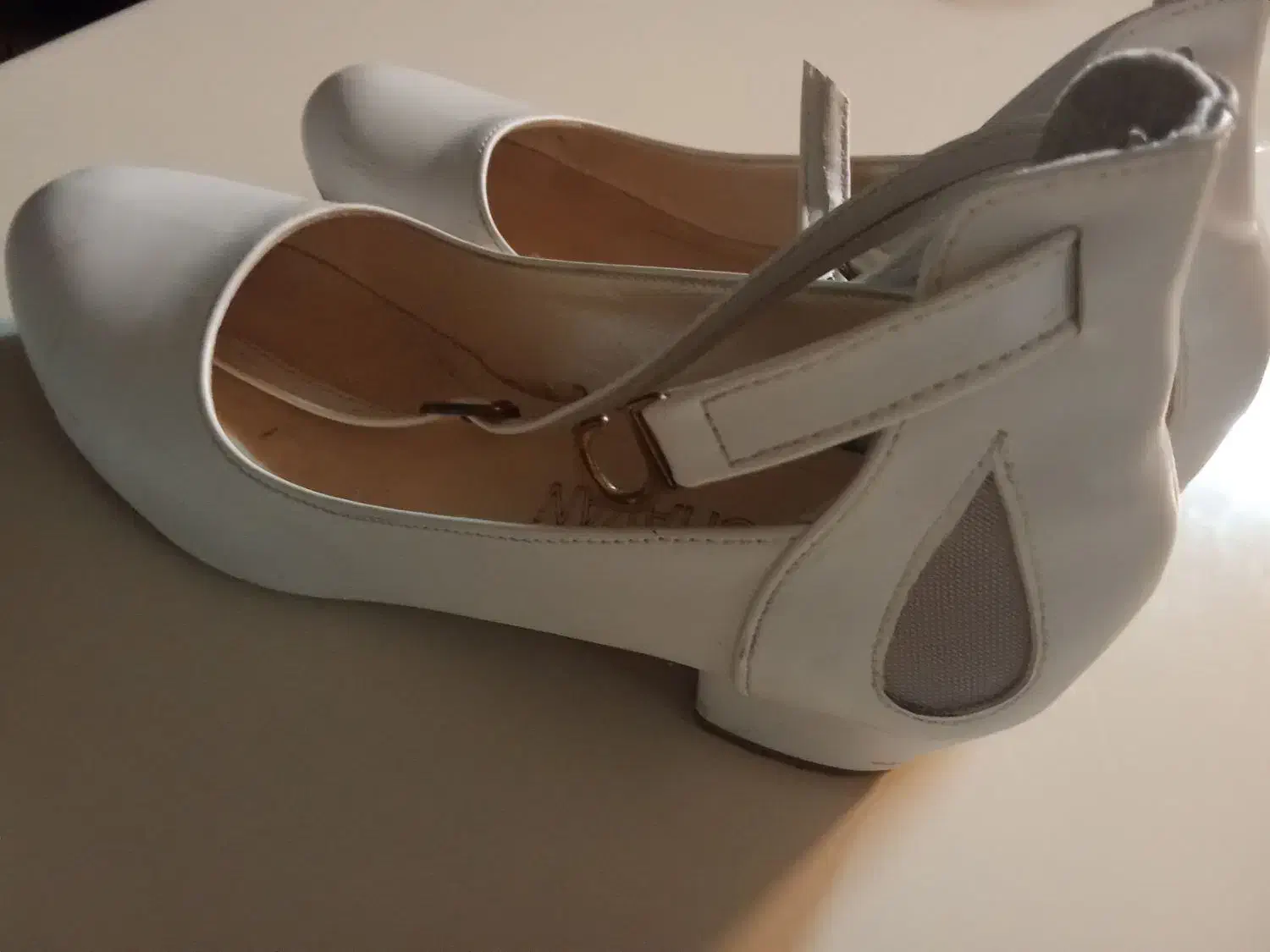 کفش پاشنه بلند|کیف، کفش، کمربند|میانه, |دیوار