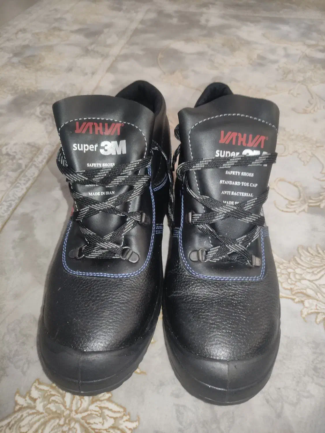 سه جفت کفش ایمنی مارک یحیی. و نگهبان|کیف، کفش، کمربند|کهریزک, |دیوار
