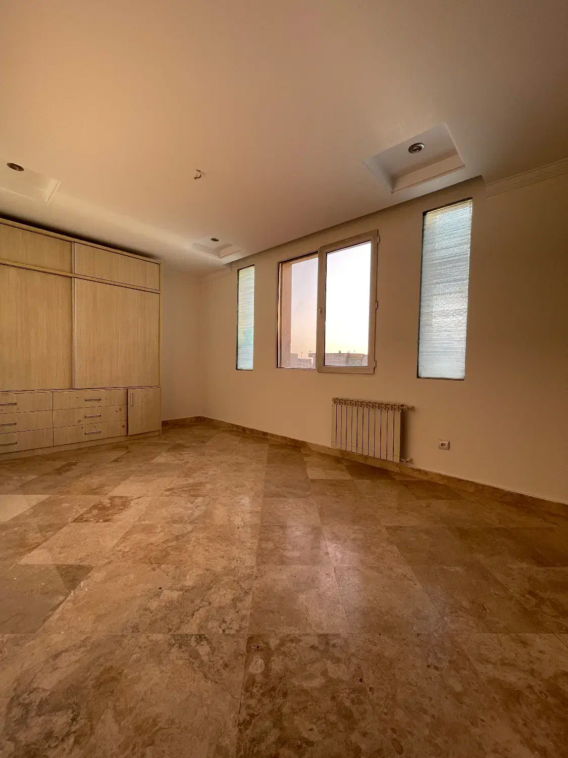 آپارتمان دو خوابه و دو نبش در بهترین طبقه