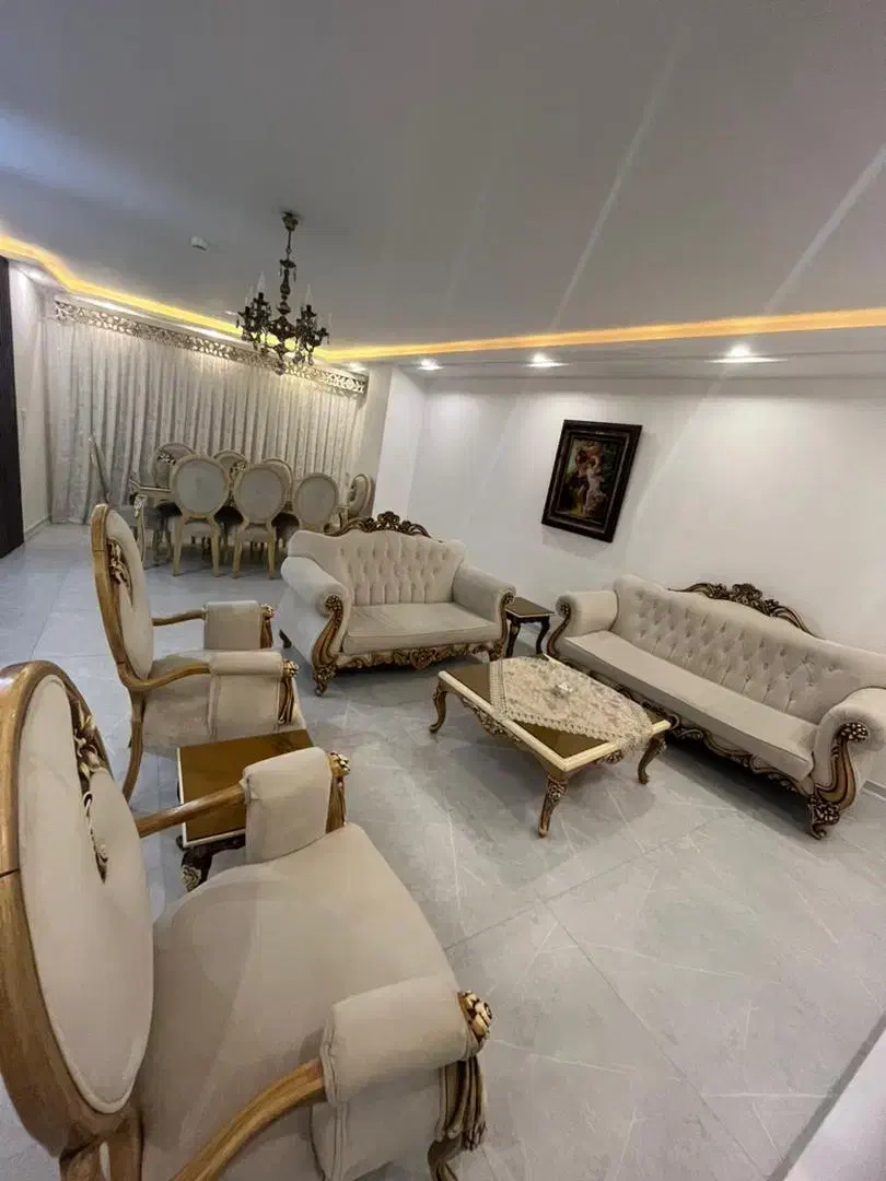 مبل‌۷نفره‌کلاسیک‌درحد‌نو‌‌با‌چوب‌گردو‌|مبلمان خانگی و میز عسلی|رشت, امین الضرب|دیوار