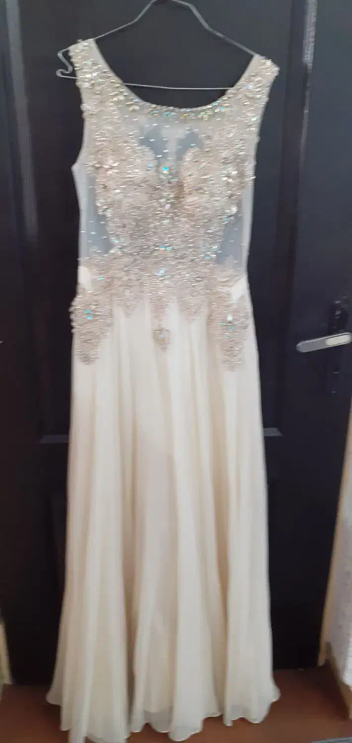 لباس مجلسی|لباس|اراک, |دیوار