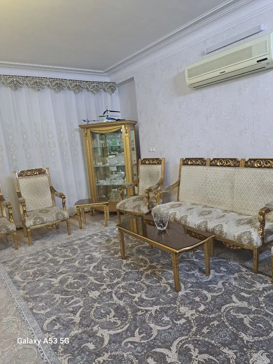 مبل و ویترین|مبلمان خانگی و میز عسلی|قم, نخودی|دیوار