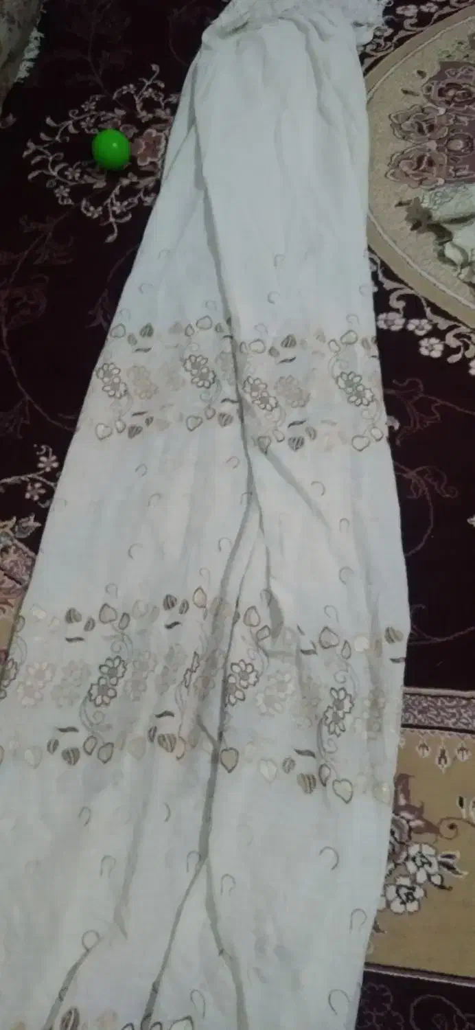 چند عدد پرده  وروبالشی تمیز|پرده، رانر، رومیزی|ملکشاهی, |دیوار