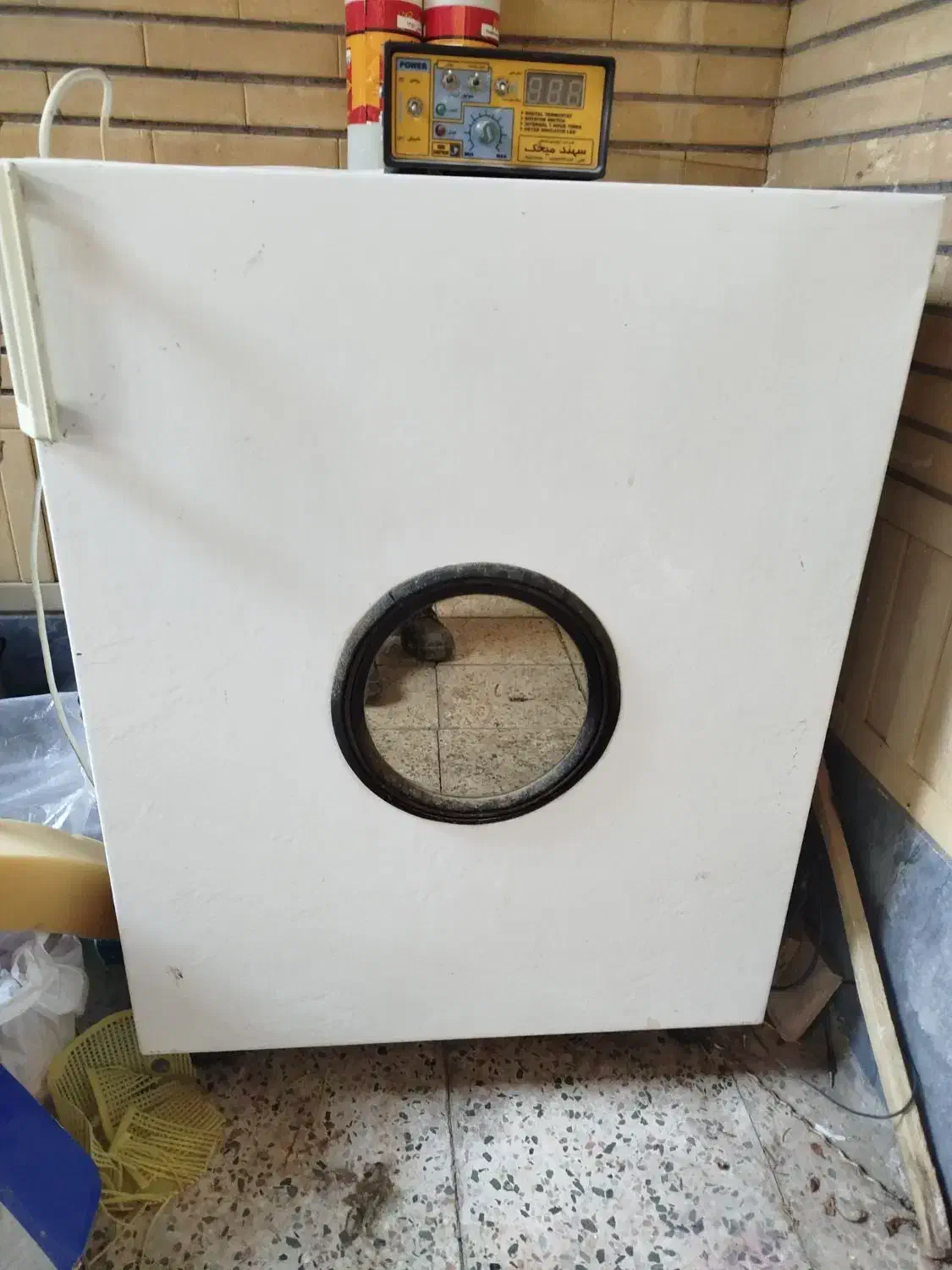 دستگاه جوجه کشی|لوازم جانبی حیوانات|امیدیه, |دیوار