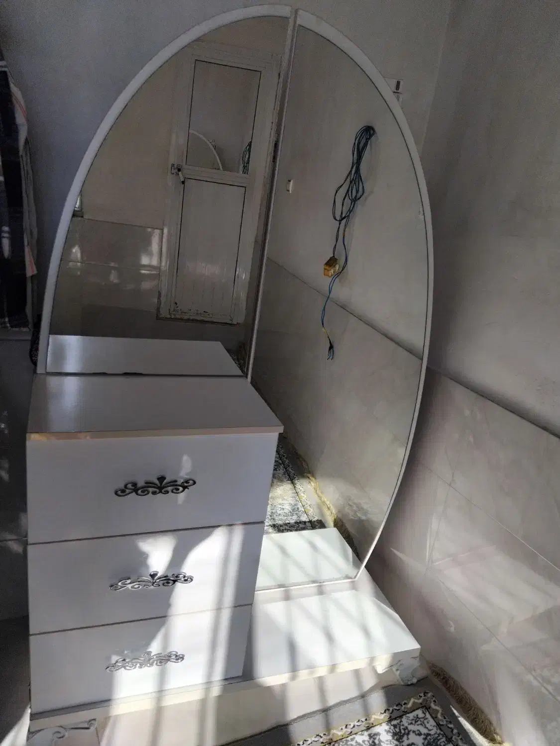 میزآرایشی و رخکن در حد نو|مبلمان خانگی و میز عسلی|ماهدشت, |دیوار