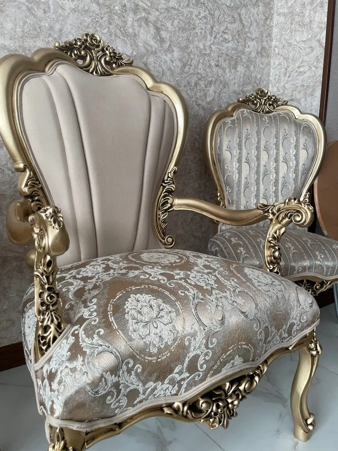 مبل سلطنتی ۹ نفره و ویترین|مبلمان خانگی و میز عسلی|اصفهان, الهیه|دیوار