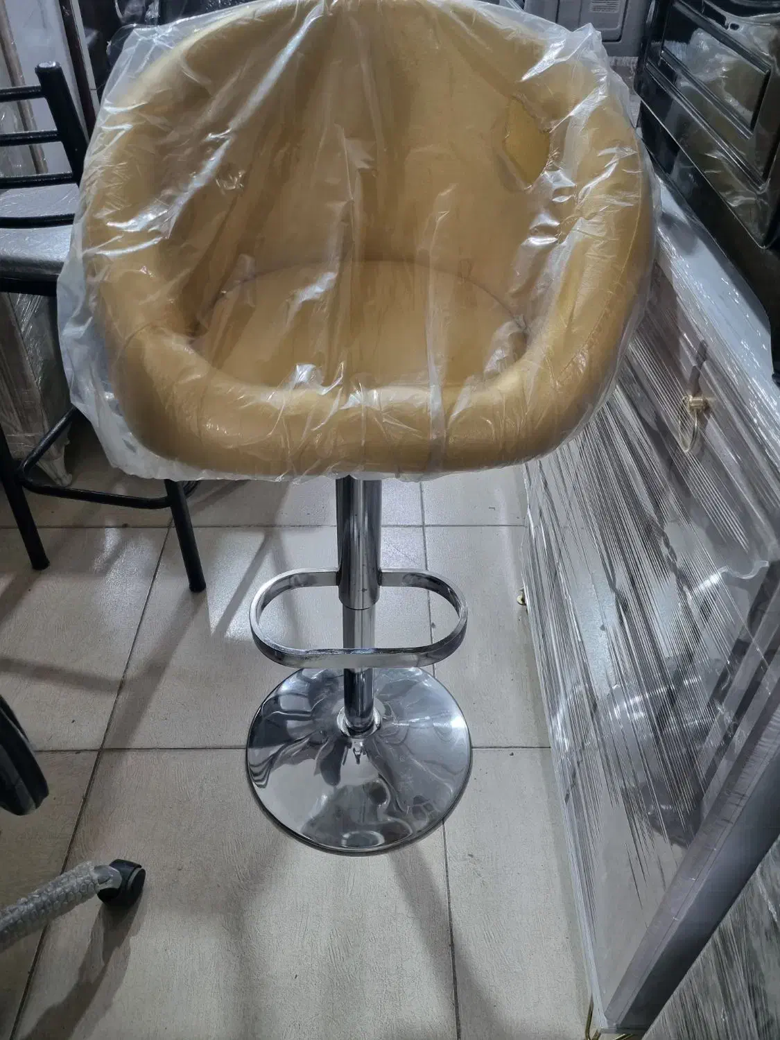 صندلی جک دار اپن بلند|صندلی و نیمکت|سیرجان, |دیوار