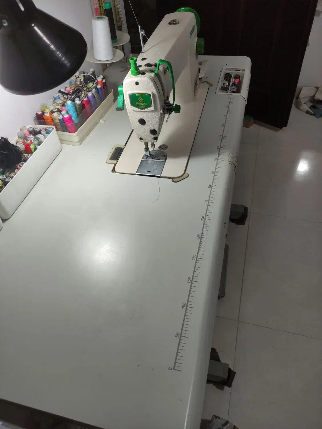 چرخ خیاطی راسته دوز|چرخ خیاطی و ریسندگی|صدرا-فارس, فاز ۱|دیوار