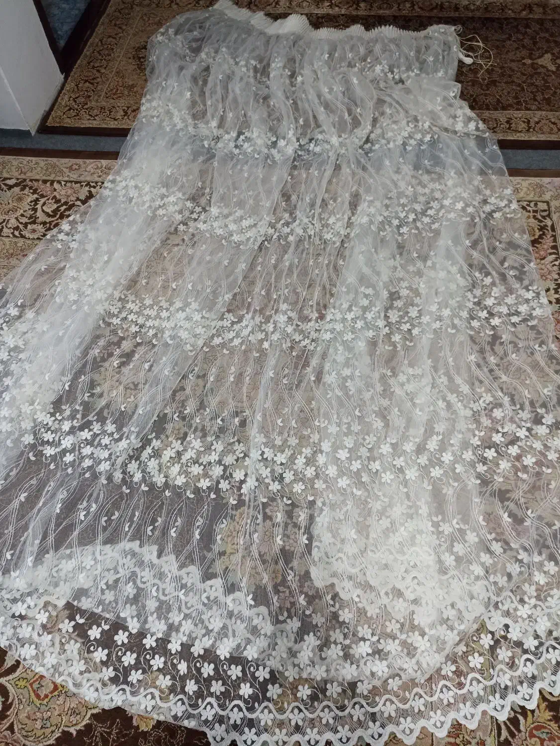 پرده|پرده، رانر، رومیزی|بندر انزلی, لیچارگی حسن رود|دیوار