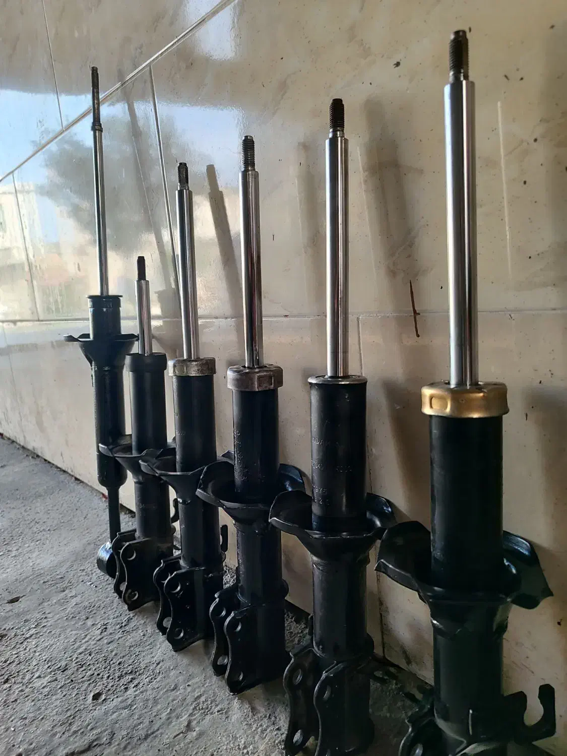 کمک فنرهای انواع سواری‌ها‌‌ با‌ضمانت تعداد محدود|قطعات یدکی و لوازم جانبی|سیمین شهر, |دیوار