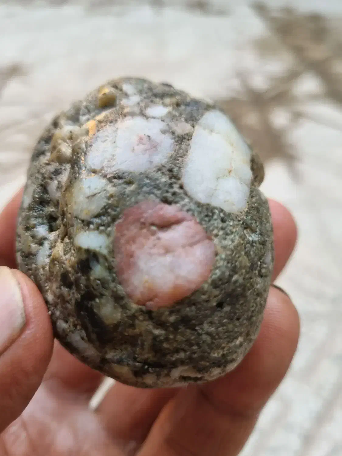 سنگ مشکوک|کلکسیون اشیاء عتیقه|زیباشهر, |دیوار