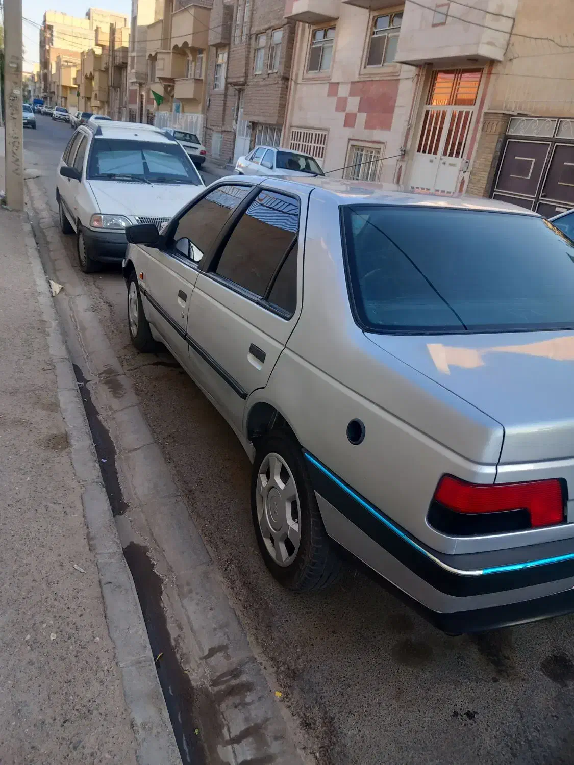پژو ۴۰۵ مدل ۸۹|خودرو سواری و وانت|قم, آزادگان|دیوار