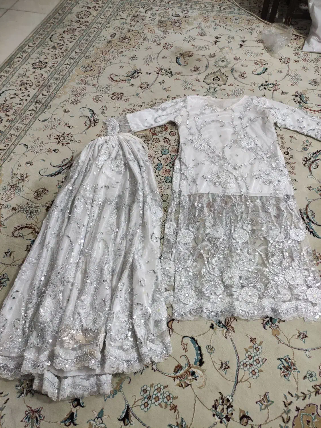 لباس|کفش و لباس بچه|مسجد سلیمان, |دیوار