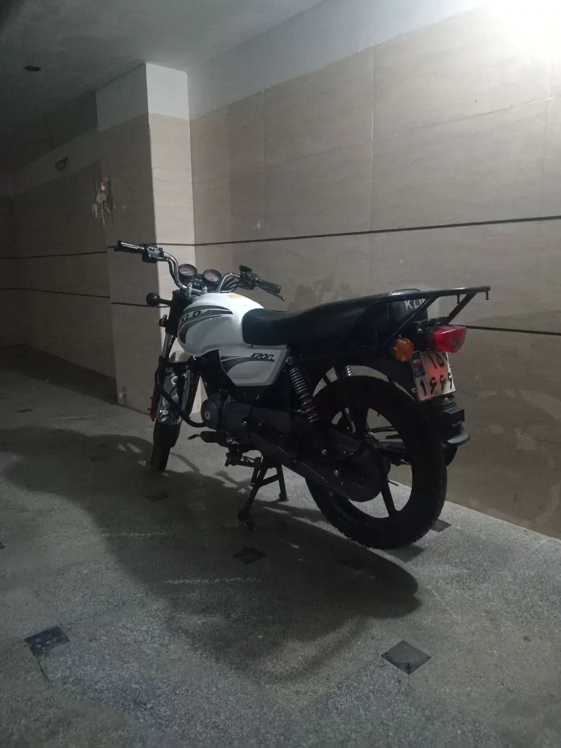 موتور کی ال دی ۲۰۰ مدل ۱۴۰۲ تمیز|موتورسیکلت|ری, دولت‌آباد|دیوار