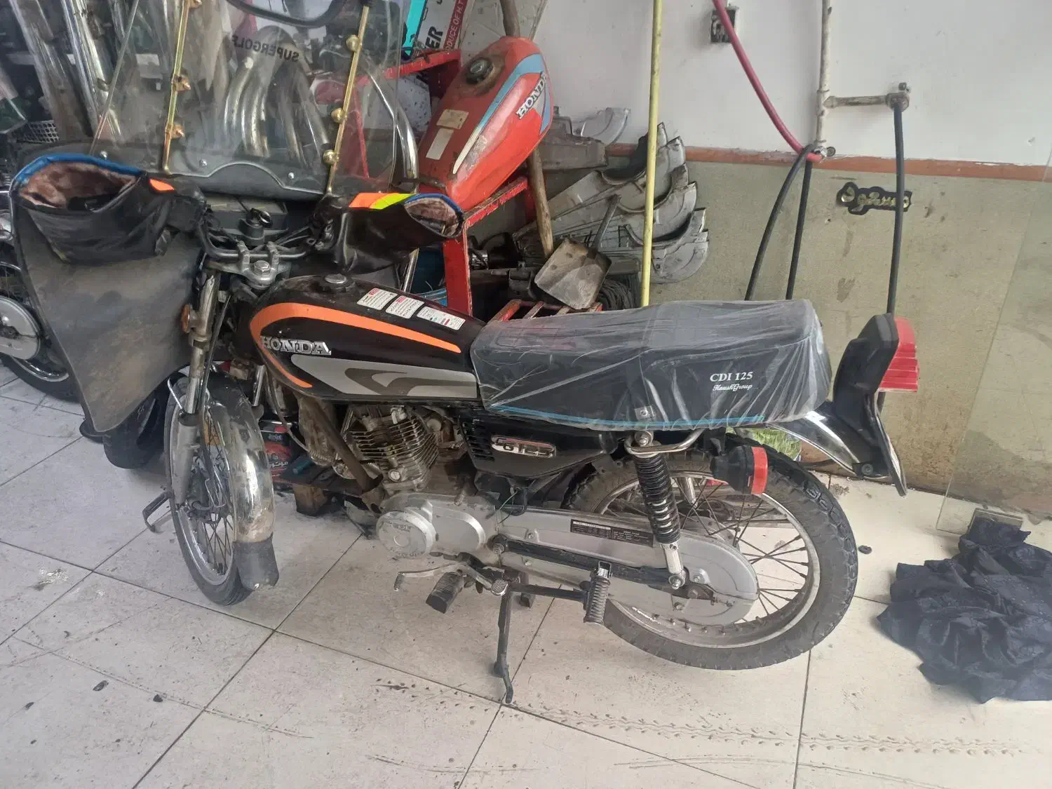 موتورسکلیت|موتورسیکلت|قم, دروازه ری|دیوار