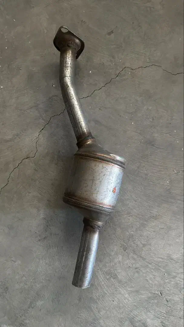 خریدو فروش کاتالیزور ال 90 وساندرو ومگان|قطعات یدکی و لوازم جانبی|تهران, علم و صنعت|دیوار