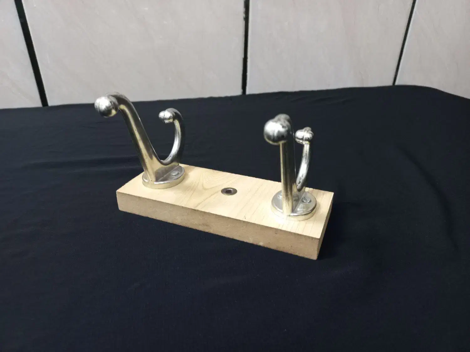 چوب لباسی دیواری دوتایی دوقلو نو آکبند|بندرخت و رختآویز|شیراز, شهرک مطهری|دیوار