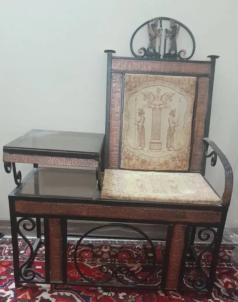 فروش خیلی فوری میز تلفن فرفورژه|میز تلفن|اصفهان, شیخ طوسی|دیوار