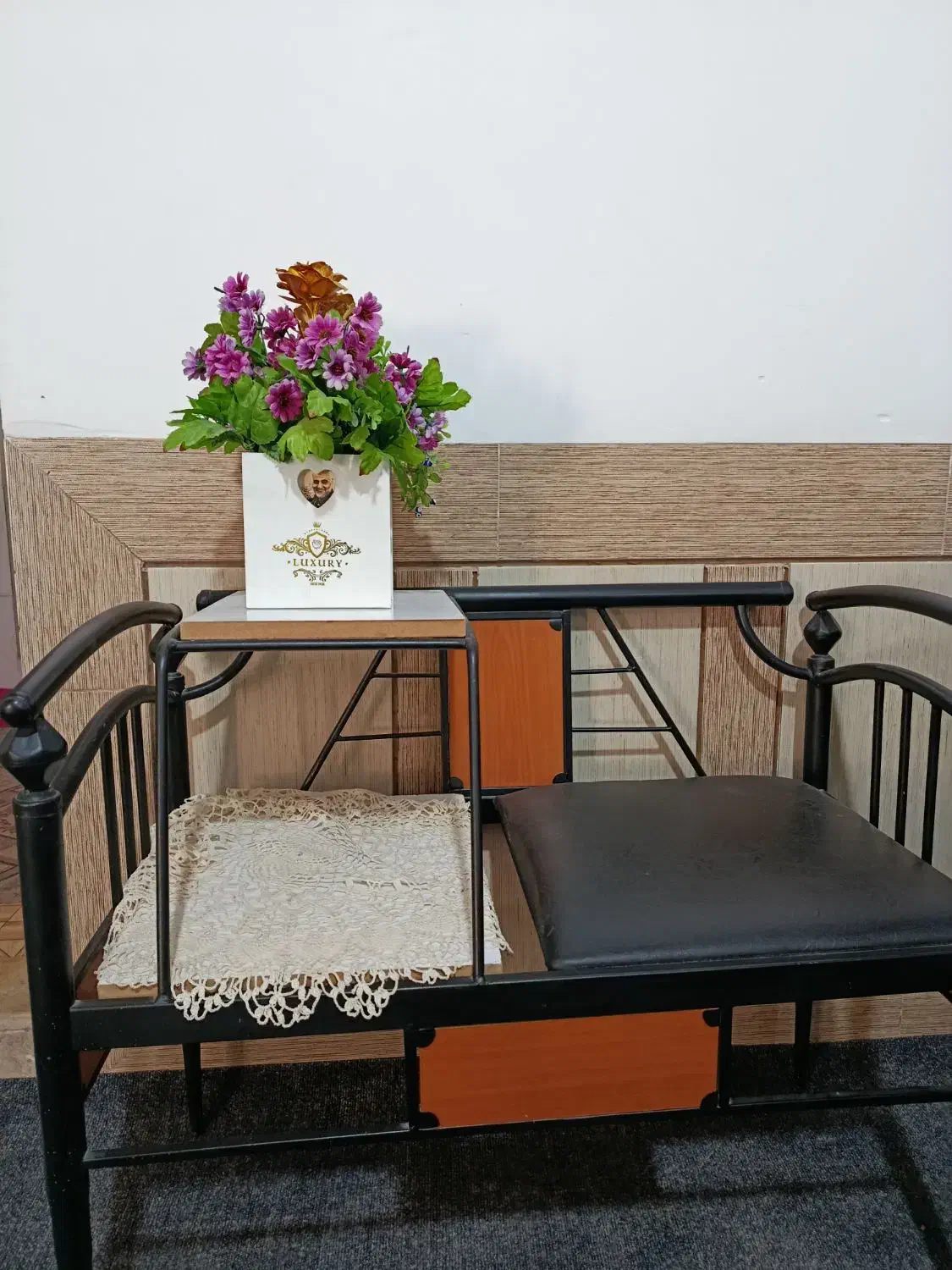 میز تلفن|میز تلفن|مرودشت, ثبت احوال|دیوار