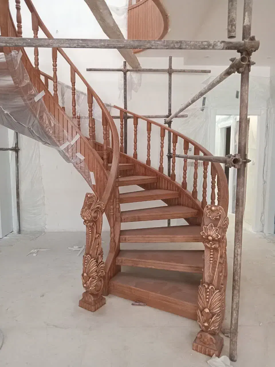 رنگ کاری چوب امیدیان|خدمات پیشه و مهارت|کاشان, صفی آباد|دیوار