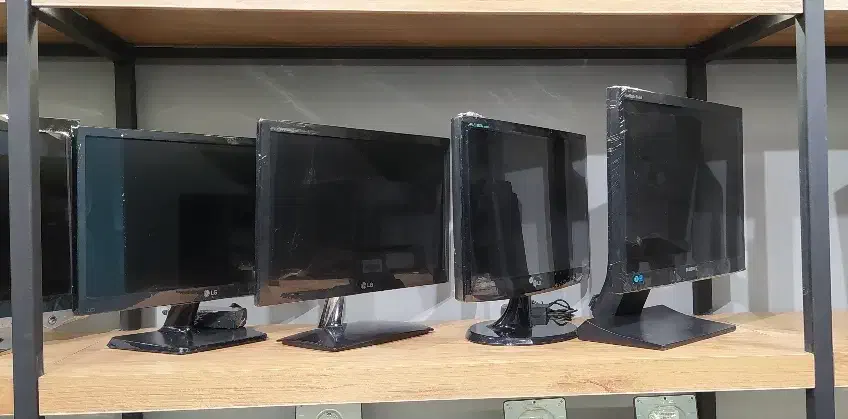 مانیتور 19 اینچ استوک wide الجی|قطعات و لوازم جانبی رایانه|بجنورد, |دیوار