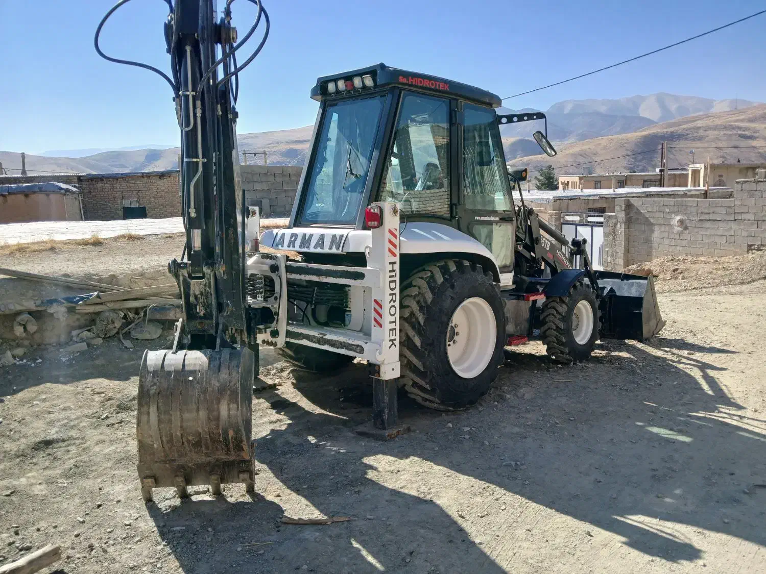 بیل بکهو هیدوروتک|خودرو سنگین|کرمانشاه, |دیوار