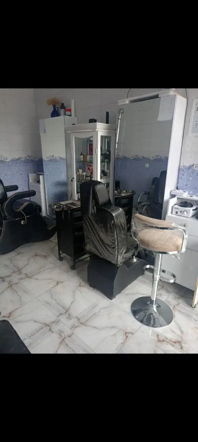 دکور آرایشگاه|آرایشگاه و سالن‌های زیبایی|الیگودرز, |دیوار