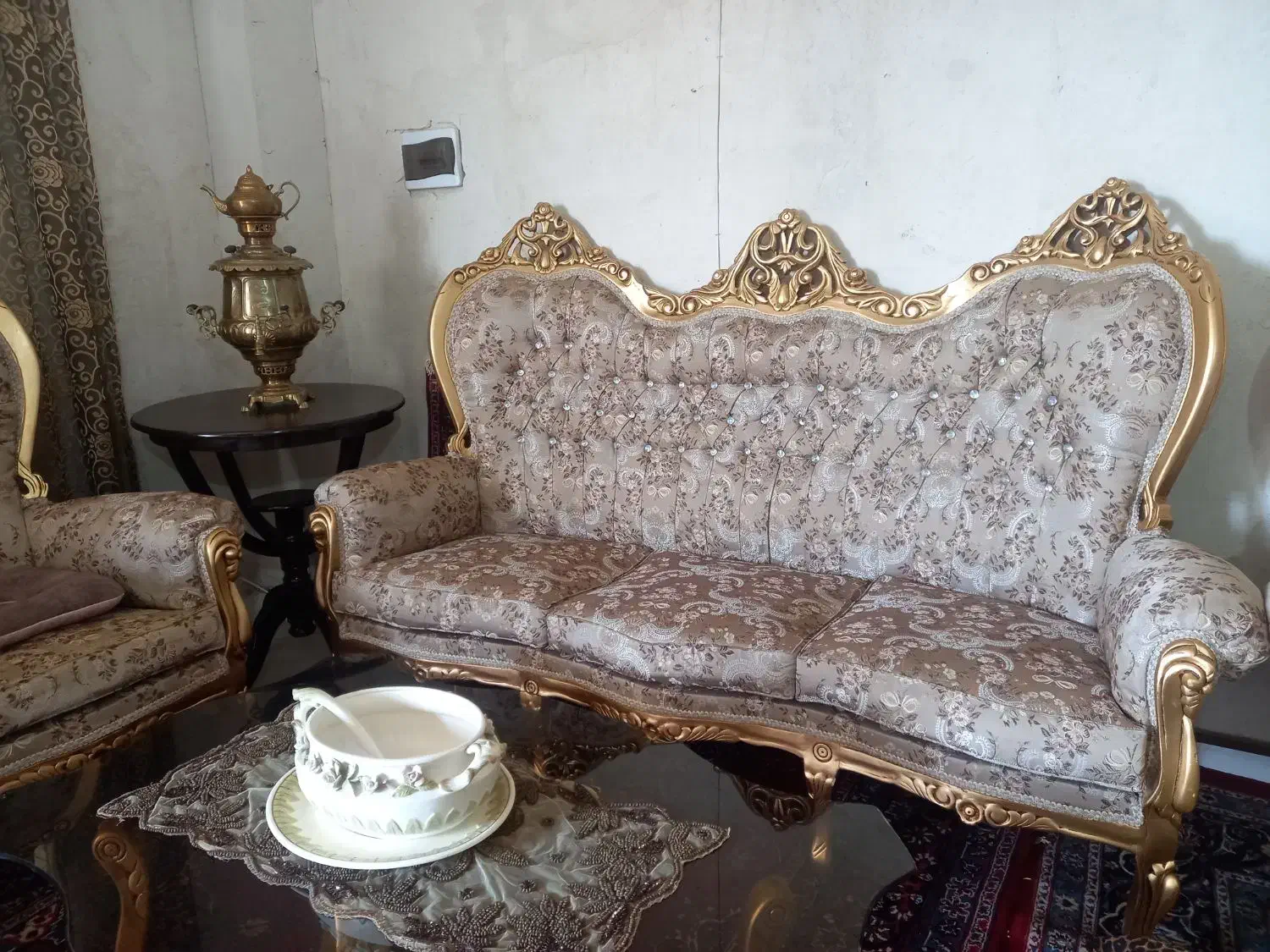 مبل سلطنتی ۹نفره|مبلمان خانگی و میز عسلی|میانه, |دیوار