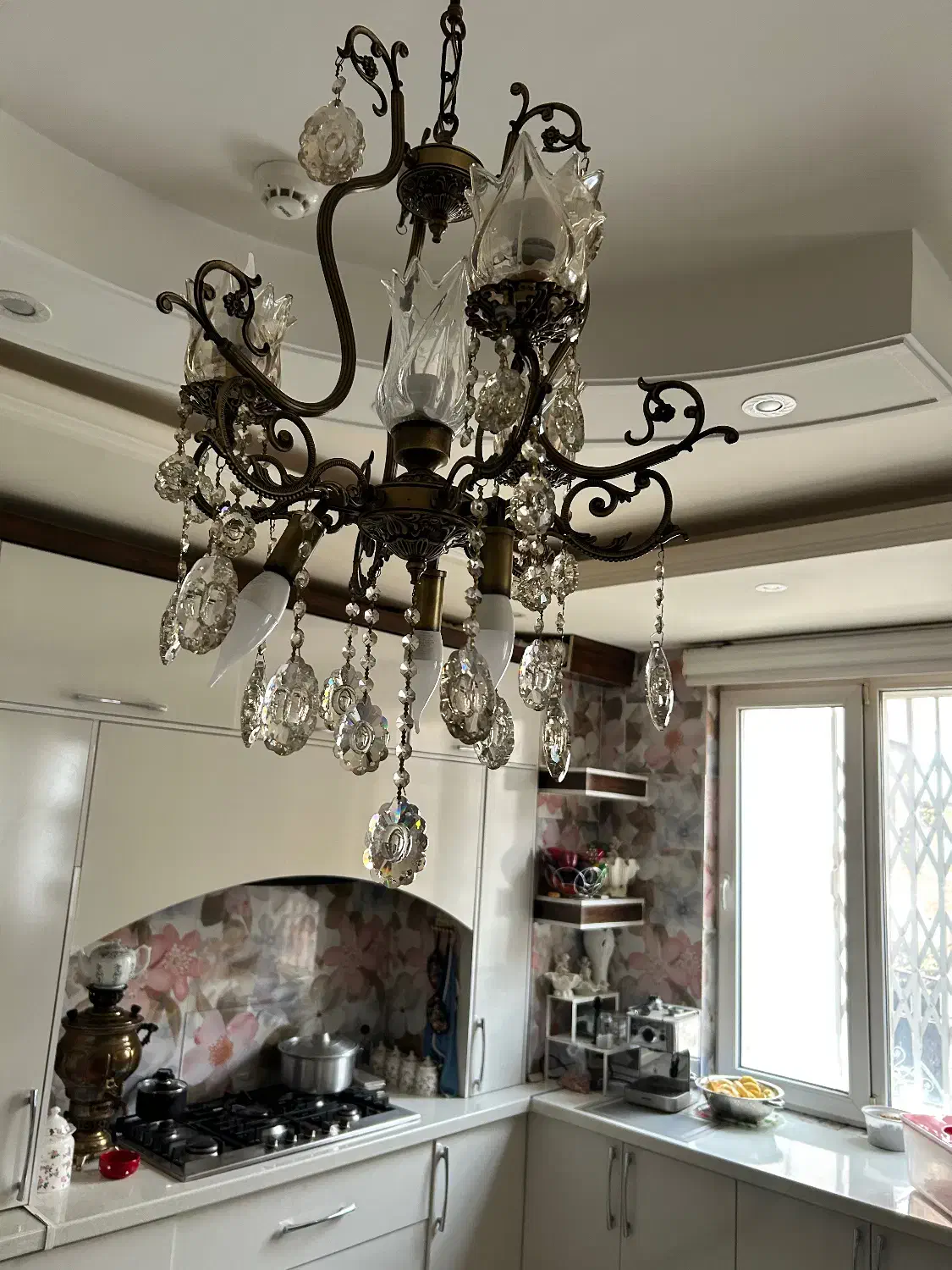 لوستر برنز|لوستر و چراغ آویز|هشتگرد, شهرک بعثت|دیوار