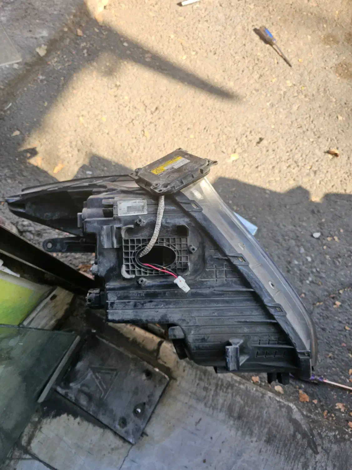 تعمیروتعویض انواع لامپهای فابریکی با هدلایت وزنون|قطعات یدکی و لوازم جانبی|تهران, خاک سفید|دیوار