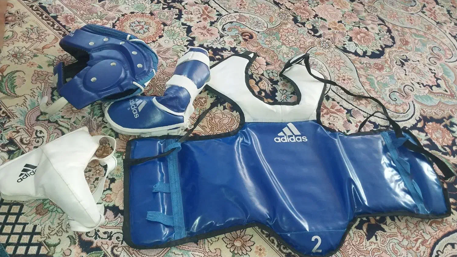 هوگو و لباس کاراته|تجهیزات ورزشی|اصفهان, عسگریه|دیوار