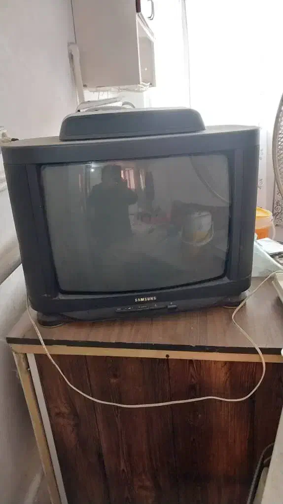 تلویزیون ۲۱اینچ|تلویزیون و پروژکتور|فومن, |دیوار