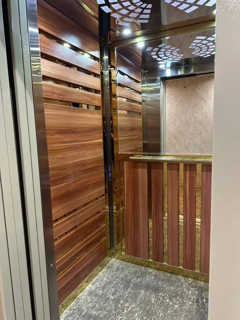 ۷۰ متر برج مجلل رویال کلاسیک، سوسن آبادی