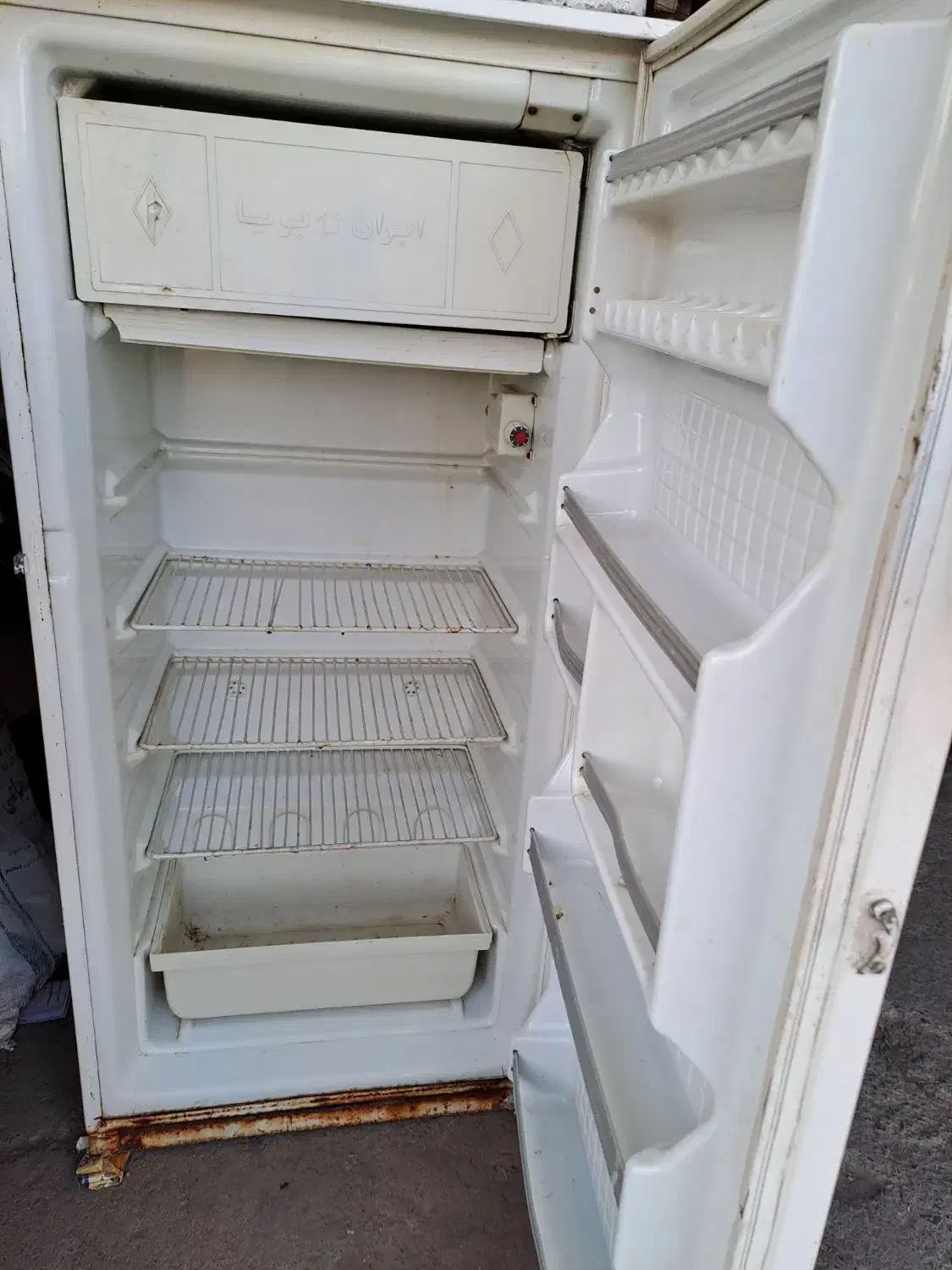 یخچال ایران پویا و جارو برقی سالم|یخچال و فریزر|میانه, |دیوار