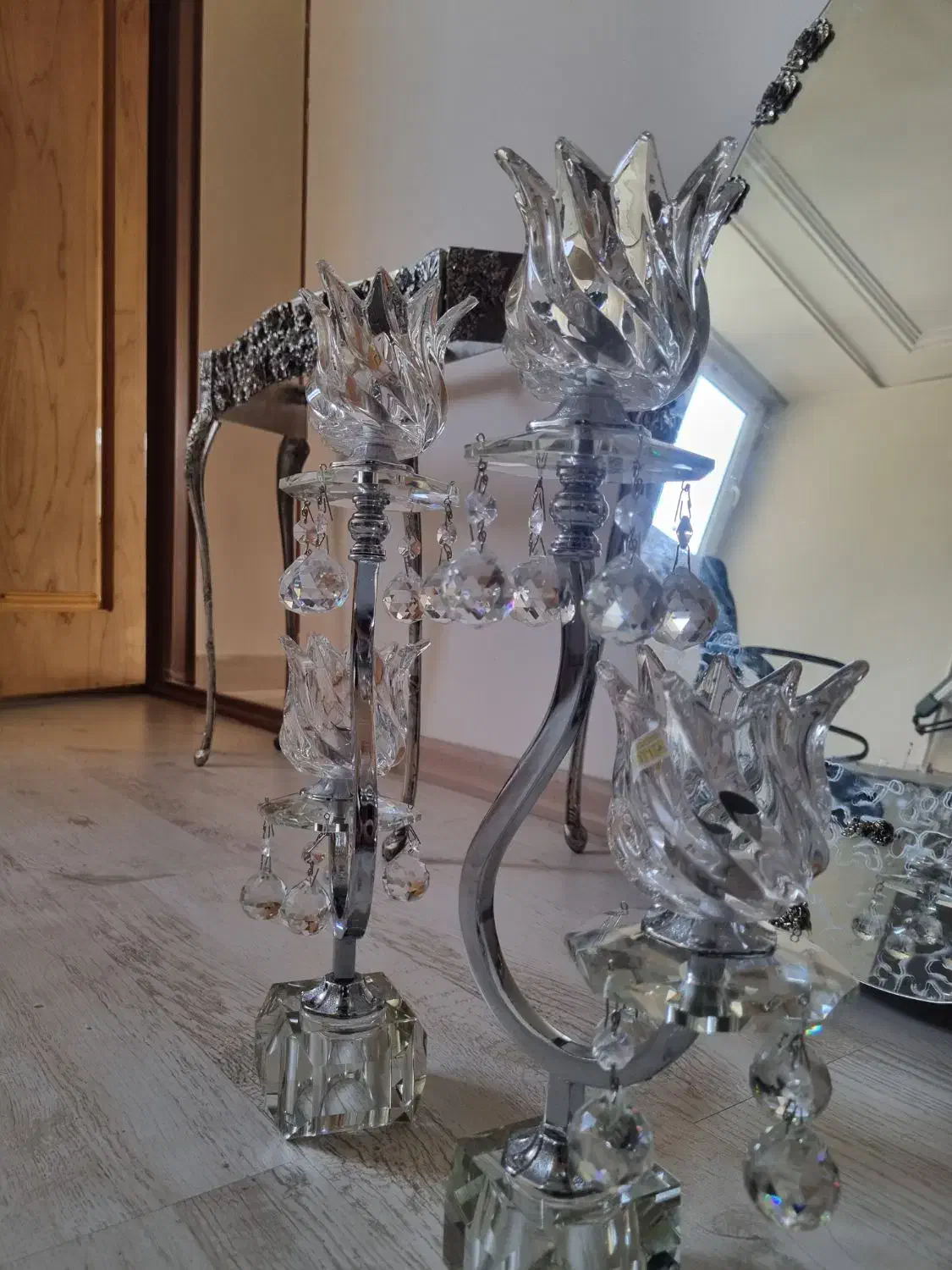 آینه و شمعدان و میز|مبلمان خانگی و میز عسلی|بجنورد, |دیوار