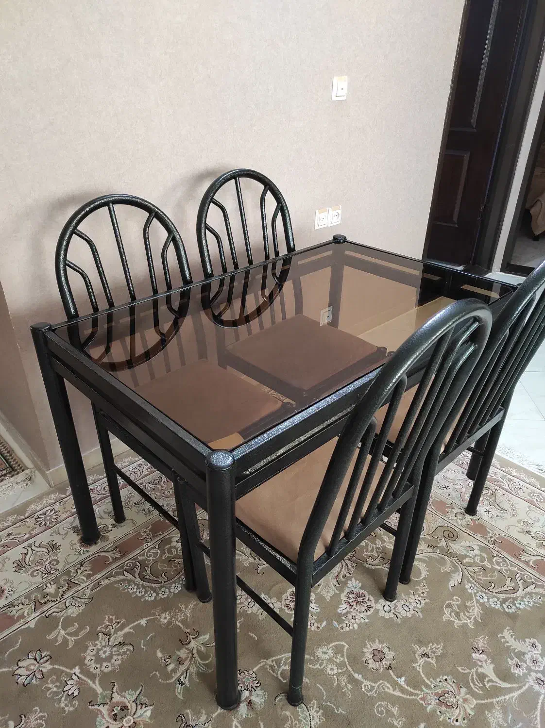 میز نهارخوری ۴ نفره فلزی|میز و صندلی غذاخوری|بجنورد, |دیوار