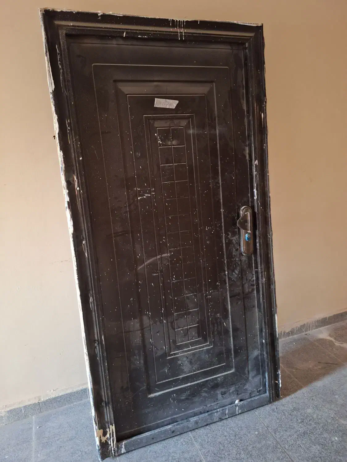 درب ورودی به همراه چارچوب|مصالح و تجهیزات ساختمان|پردیس, فاز ۱۱|دیوار