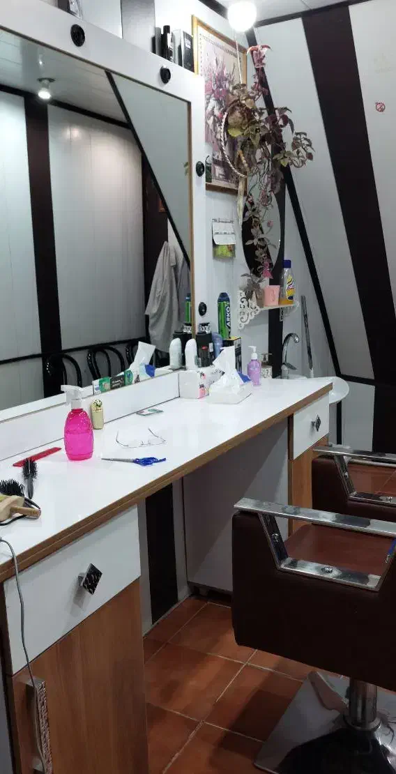 واگذاری آرایشگاه یا اجاره جهت انبار در تختی|اجارهٔ مغازه و غرفه|بروجرد, |دیوار