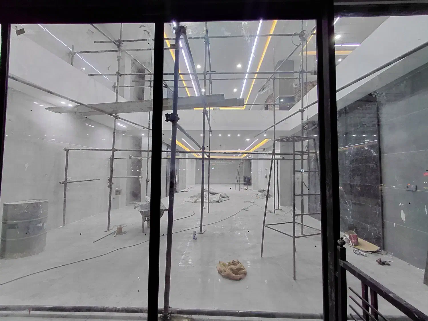 رهن و اجاره تجاری شصت متری فلکه عدل|اجارهٔ مغازه و غرفه|یاسوج, |دیوار