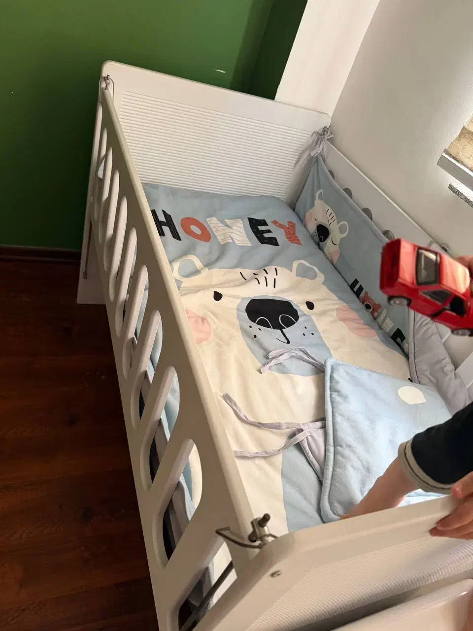 تخت کودک کشو دار|تخت و صندلی بچه|رشت, هلال احمر|دیوار