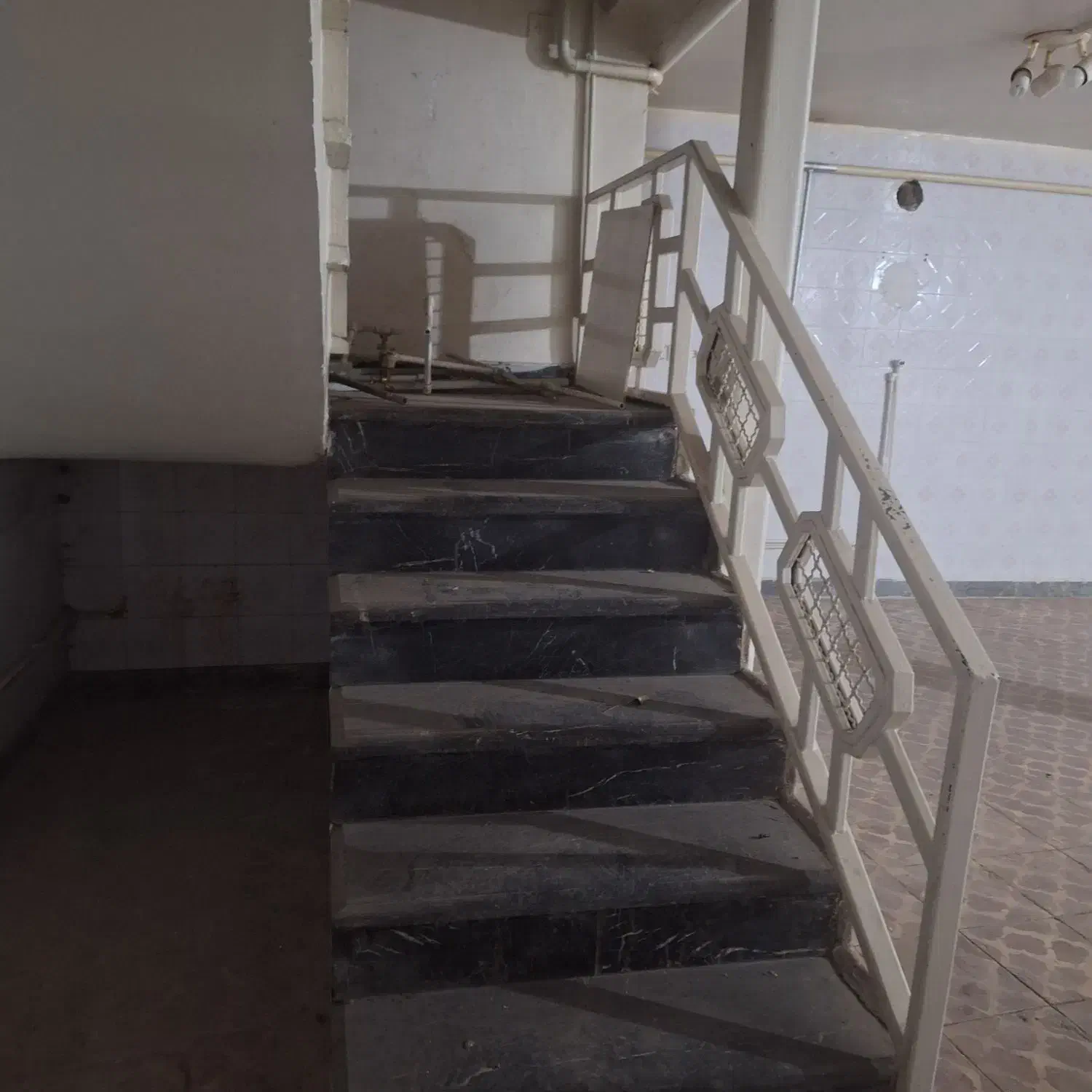 اجاره زیر زمین ۷۰ متری در میدان معلم|اجارهٔ مغازه و غرفه|اهر, |دیوار