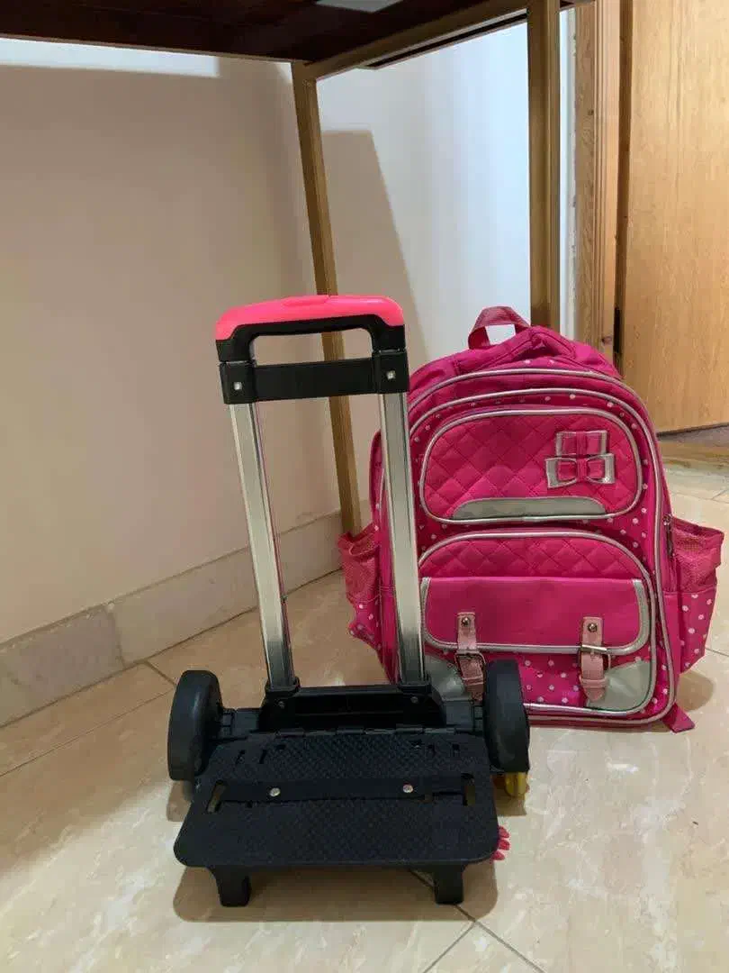 کیف مدرسه دخترانه + ترولی|کفش و لباس بچه|قائم‌شهر, |دیوار