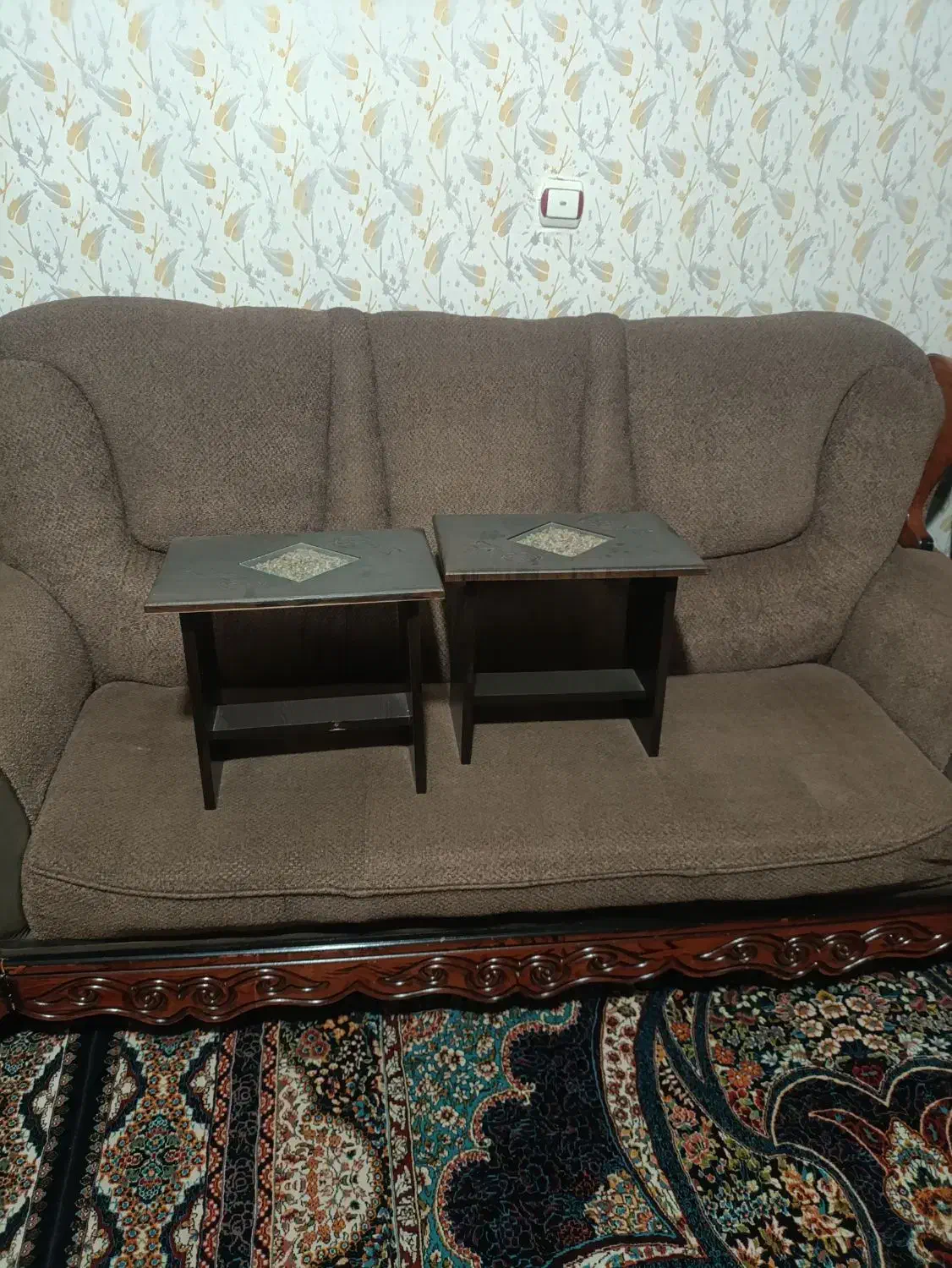 راحتی و تخت خواب|مبلمان خانگی و میز عسلی|ورامین, ورامین|دیوار